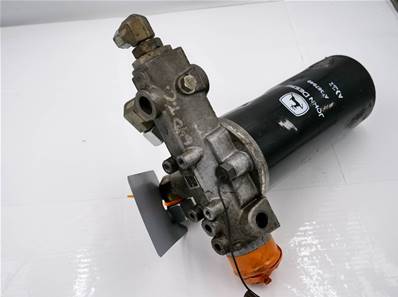 Used hydraulic filter head John Deere AT192374-US