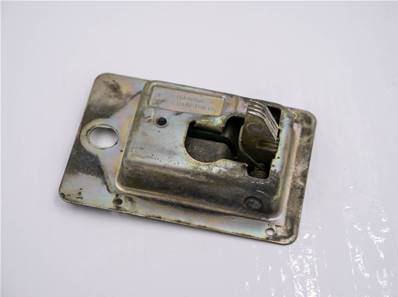 Engine hood handle John Deere AT225885
