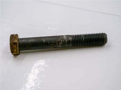 Used axle screw   John Deere 19M8620-US