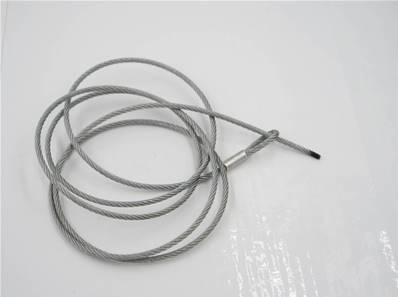 Engine hood cable John Deere F621117