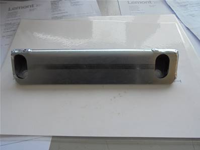 Cylinder cover for sawbar cylinder Log Max RE016296
