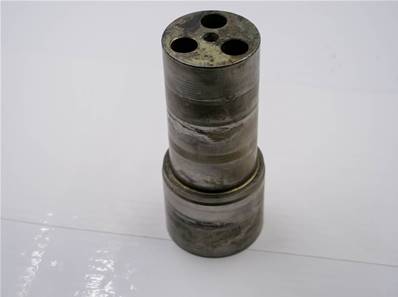 Used upper hinge pin John Deere T184599-US