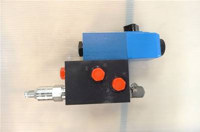 Manifold Accu. Arms Log Max RE017191