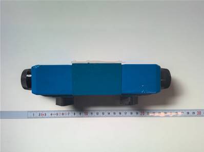 Directional valve, Replaced by LM612058