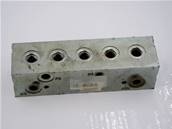 Hydraulic manifold John Deere F006512