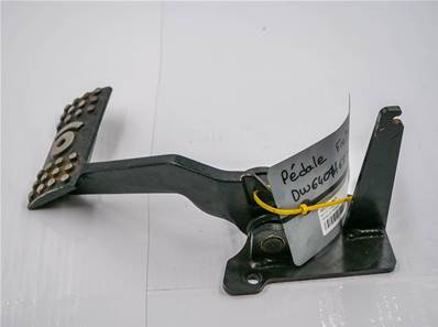 Used brake pedal with support John Deere T162749-US