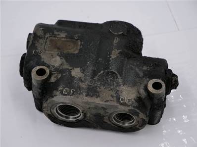 Used priority valve John Deere AT348935-US