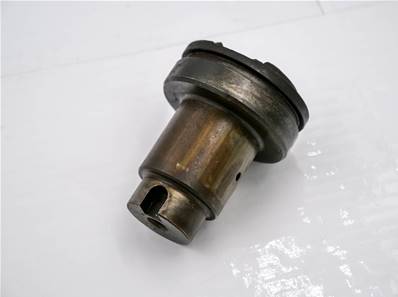 Used bogie pinion shaft John Deere F045042-US