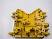 Used gearbox distributor housing John Deere YZ106786-US