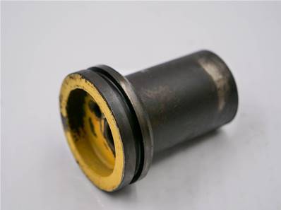 Used gearbox pump shaft John Deere YZ101474-US