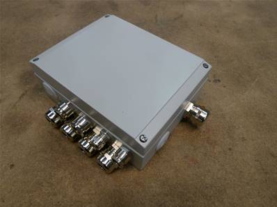 Term. Box Upper Log Max RE402205